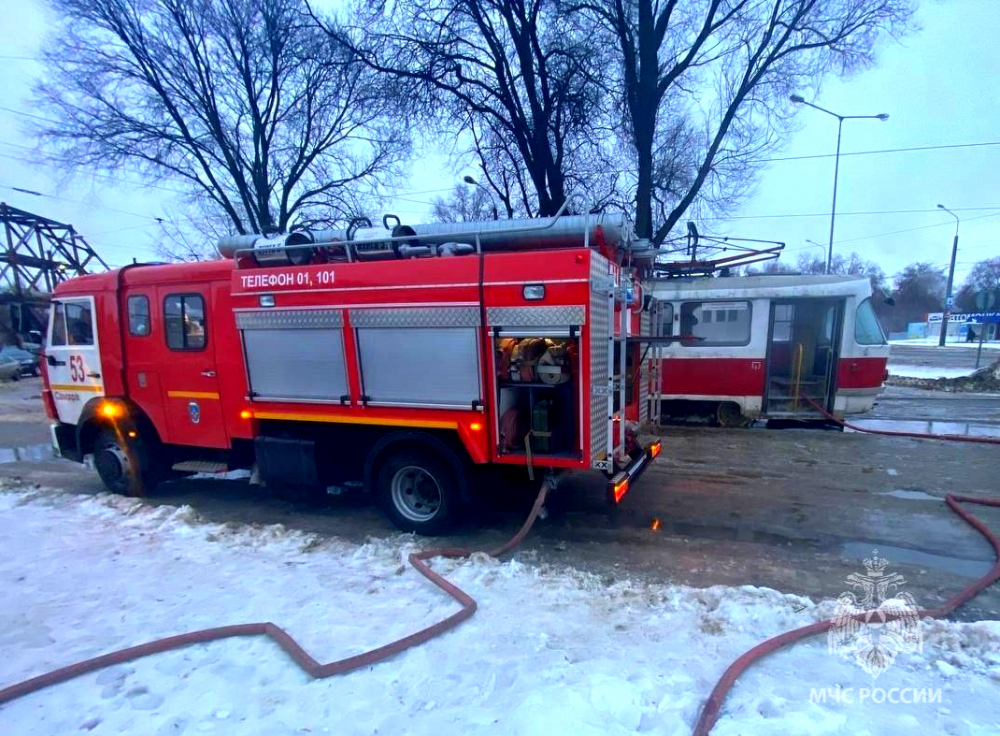 В Самаре на проспекте Кирова пожар охватил очередной трамвай