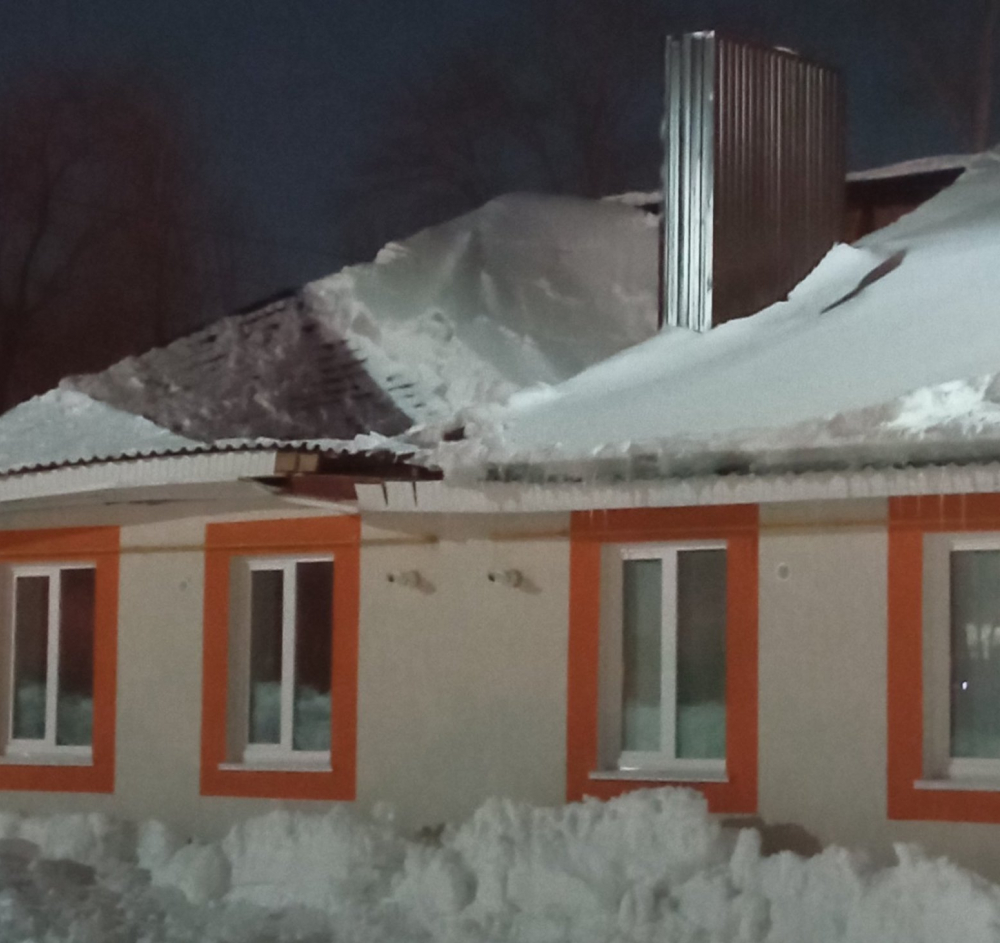 Прокуратура организовала проверку в связи с обрушением крыши в домах для переселенцев из ветхого жилья
