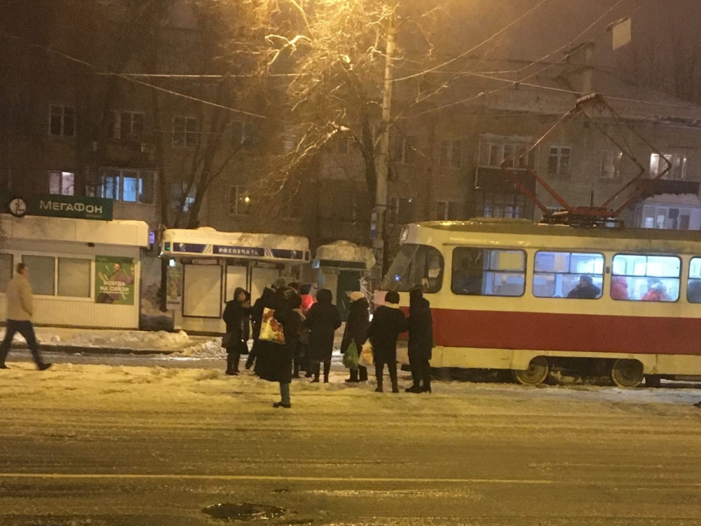 Самарец перекрыл дорогу трамваю, требуя, чтобы на линию вышел маршрут №11
