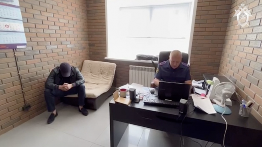 СК опубликовал видео с бизнесменом, задержанным по делу о массовом отравлении сидром
