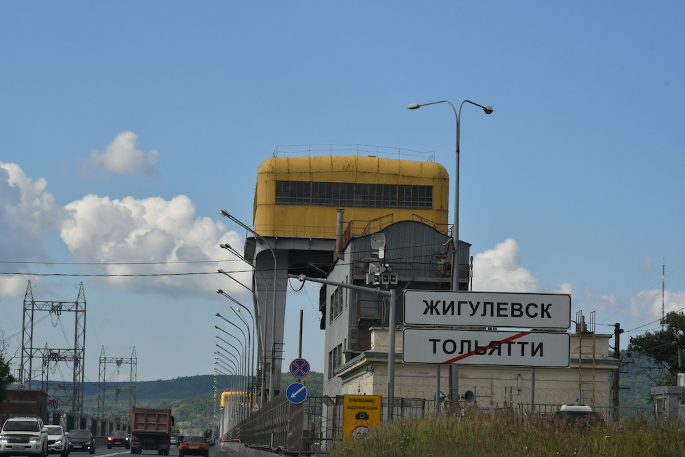 На двух участках федеральной трассы М-5 в Самарской области ограничат движение грузовиков