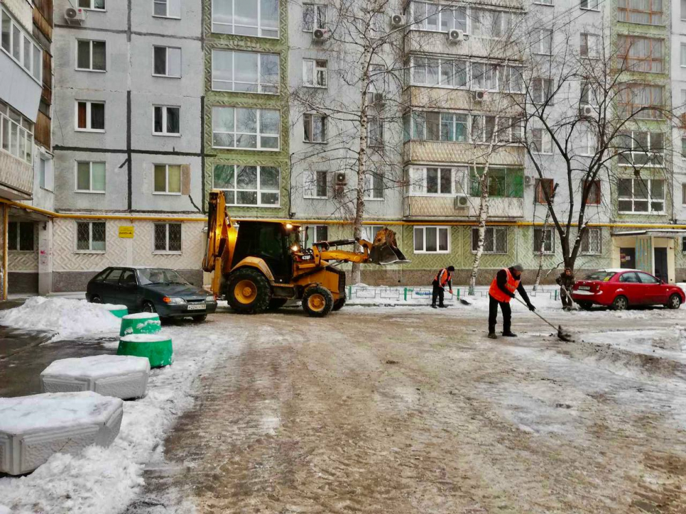 «Только фото с лопатами делаете!»: самарцы жалуются на уборку снега и обработку улиц от наледи