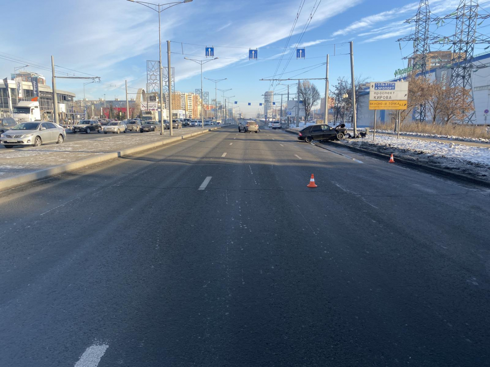 «Приора» против «Ниссана»: в Самаре на Московском шоссе произошло ДТП