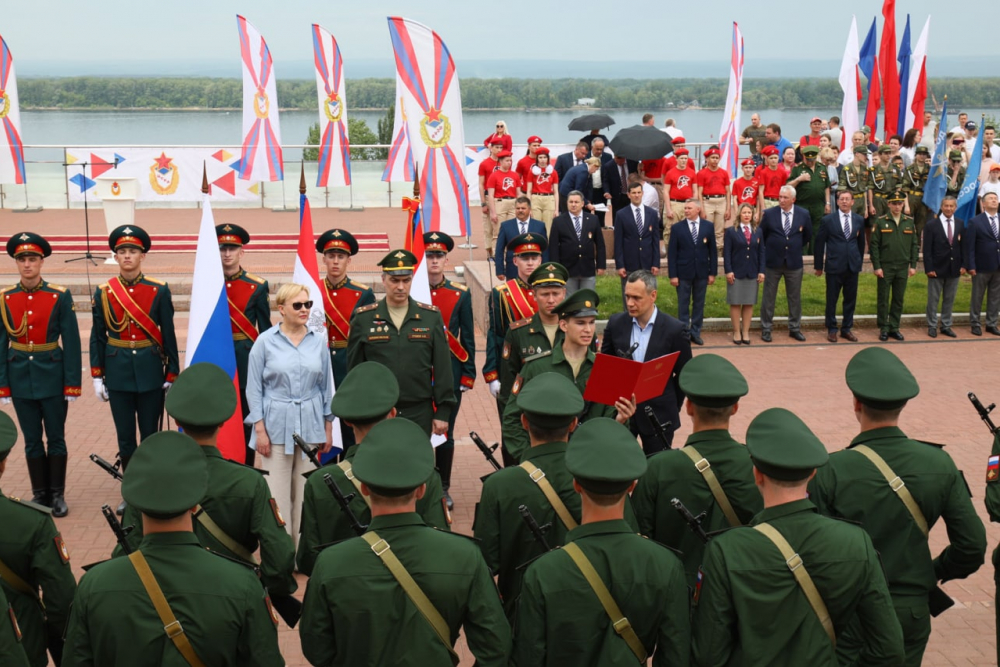 21 ноября день военной присяги. Военная присяга Самара 2022. Самара Россия присяга. Руководители государства принимают присягу. Присяга солдата РФ.