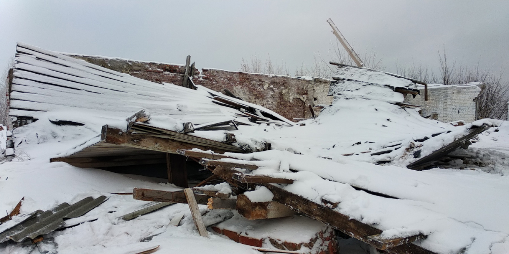 В Самаре на мужчину, собиравшего металлолом, рухнуло здание