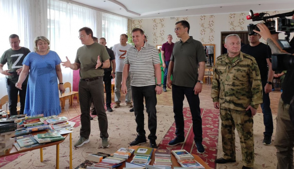 Депутат Владимир Гутенёв и Дмитрий Азаров посетили ДНР с гуманитарной миссией