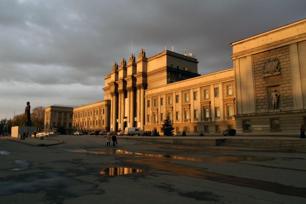 В 2020 году власти отказались от ярмарки на площади Куйбышева, предложив несколько альтернативных торговых площадок в разных частях города.