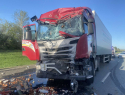 На трассе «Урал» в Сызранском районе столкнулись 3 грузовика и «Газель»