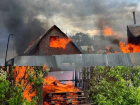 Сады в огне: в Самарской области вспыхнул дачный массив возле железной дороги