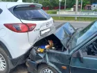 На самарской трассе из-за столкновения Mazda и ВАЗ-2115 пострадали два человека