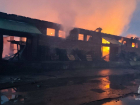 На улице Базовой в Тольятти тушат пожар на складе