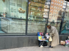 «Сынок, купи книжку, умнее станешь!»: самарская старушка нашла альтернативу милостыне