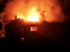 Сильный пожар произошёл в расселённом доме в Кировском районе Самары