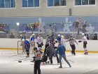 Массовая драка юных хоккеистов произошла после матча в Отрадном Самарской области