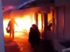 В Самаре на улице Ново-Вокзальная страшный пожар охватил торговые павильоны