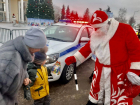 Жезл вместо посоха: в Самарской области Дед Мороз патрулирует дороги