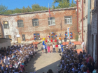 «Колония на 9-11 лет»: внешний вид школы №13 напомнил самарцам тюрьму