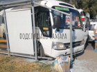 В Самаре автобус Hyundai влетел в остановку