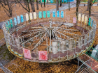 Куда уходит детство: показываем заброшенные аттракционы в парках Самары