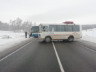 Туристический автобус по пути из Самары в Уфу загорелся на трассе в Оренбургской области