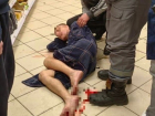 Мужчина в халате и с топором устроил погром в супермаркете Чапаевска