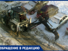 Смекалка тракториста: дворы в Самарской области чистят оригинальным способом