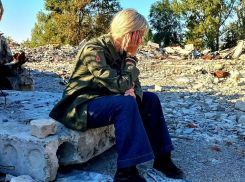«Термос со словом «…беда"»: Екатерина Колотовкина показала, что осталось на месте гибели военнослужащих в Макеевке