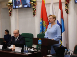 Депутаты гордумы единогласно поддержали Елену Лапушкину в голосовании на пост мэра