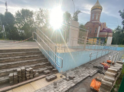 Спустя три месяца после открытия в новой поликлинике в Волгаре решили сделать пандус