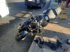 На Московском шоссе в Самаре мотоциклист протаранил иномарку