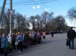 В Самаре сотни людей застряли на кладбище