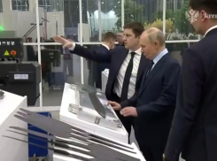 Путин открыл в Тольятти первое производство литий-ионных аккумуляторов для дронов в России