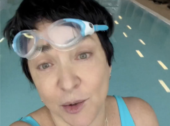 «По принципу – баня, а через дорогу раздевалка»: Лолита оценила тольяттинский бассейн 