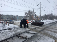 Грузовой поезд сбил школьницу в Самарской области