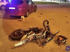 34-летняя женщина-мотоциклист угодила под колеса LADA Kalina в Самаре