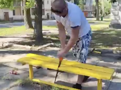 По пьяной лавочке: самарцы борются с дворовыми компаниями радикальным способом
