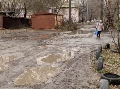Осенняя распутица: самарцы жалуются на лужи и грязь во дворах