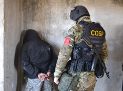 В Самаре двое мужчин незаконно удерживали в офисе таксиста
