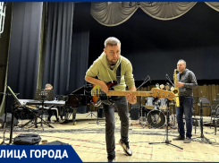 «Гитара – любовь с первого взгляда, а вокал – самая большая страсть»: музыкант Леонид Кузьмин рассказал о вдохновении 