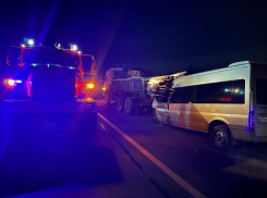 На трассе Самара – Бугуруслан столкнулись большегруз и микроавтобус: двое погибших