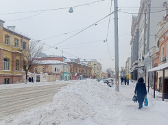 Самарцы жалуются на плохую уборку снега, а мэрия наращивает темпы вывоза снежных масс