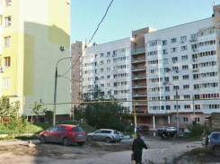 В самарской многоэтажке упал лифт с ребенком