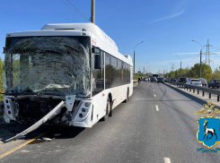 В Самаре произошло два ДТП с автобусами: столкновение с пятью авто и наезд на пешехода