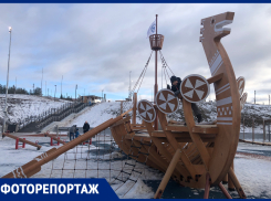 Ладья и ныряющая девушка на фоне Жигулёвских гор: показываем обновлённую набережную Тольятти