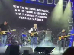 Бывший мэр Самары Сысуев спел песню «Батарейка» на рок-фестивале Rock-charity battle
