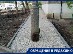 «Как же это по-самарски!»: мамам с колясками, инвалидам и старикам проложили тротуар прямо в столб на Ивана Булкина