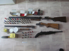 Житель Самарской области хранил в частном доме 168 патронов, порох, охотничье ружьё и винтовку