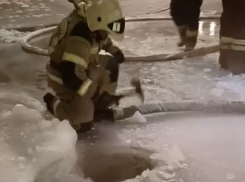Пожар в доме на улице Некрасовской потушили спустя сутки 