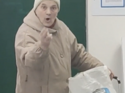 В Тольятти разгневанная пенсионерка залила экскрементами весь офис «Газпром межрегионгаза»