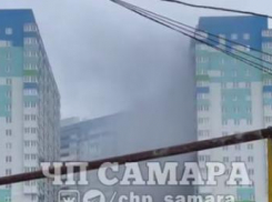 В квартире дома №67 по улице 4-ый проезд загорелся балкон с домашними вещами
